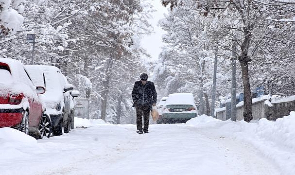 27 il için 'turuncu' ve 'sarı' uyarı: Yoğun kara dikkat