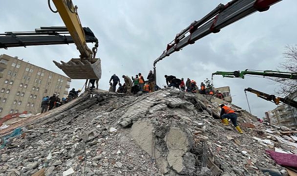 AB üyesi 13 ülke Türkiye'ye arama kurtarma ekipleri gönderiyor