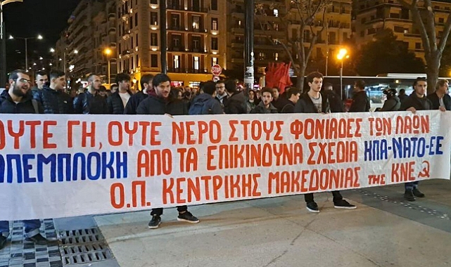 ABD’nin Almanya'daki hava üssüne karşı protesto: 'Amerikalı, evine git'