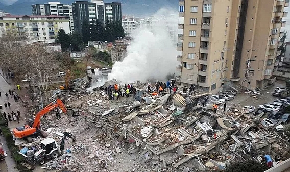 AFAD, Kahramanmaraş'taki depremin büyüklüğünü 7.7 olarak güncelledi