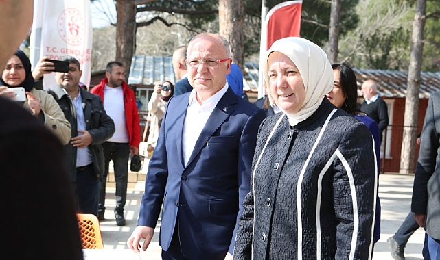 AK yürekler yaraları sarmak için çalışıyor