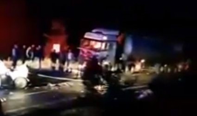 Akhisar'da düğün yolunda kaza: 1 ölü, 2 yaralı