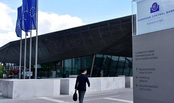 Avrupa Merkez Bankası üç temel politika faizini 50 baz puan artırdı