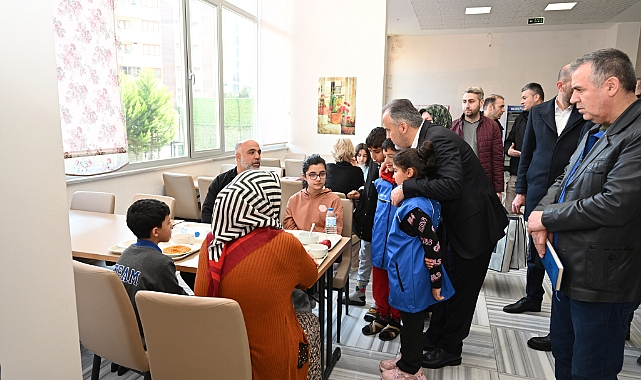 Başkan Aktaş, Bursa'da depremzedeleri ziyaret etti