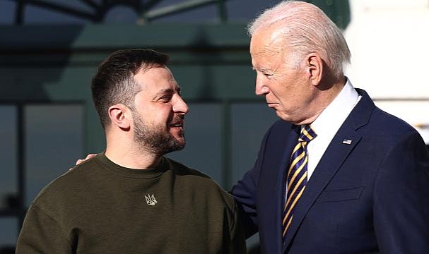 Biden, Ukrayna Devlet Başkanı Zelenskiy ve G7 liderleriyle görüştü