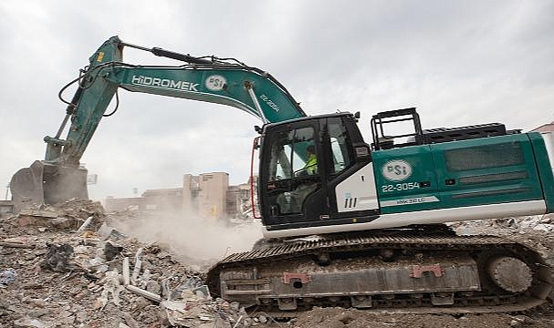Bir can daha kurtarmak için yakınlarının cenazesine bile katılmadı