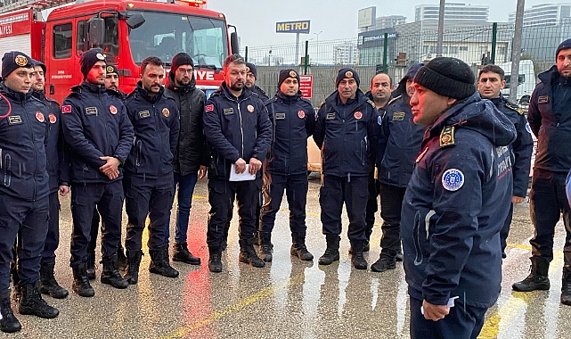 Bursa İtfaiyesi deprem bölgesine doğru yola çıktı