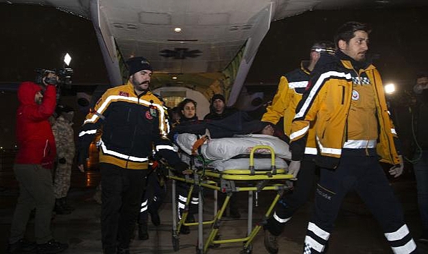 Deprem bölgelerinden İstanbul'a getirilen 4 bin 575 yaralı taburcu edildi
