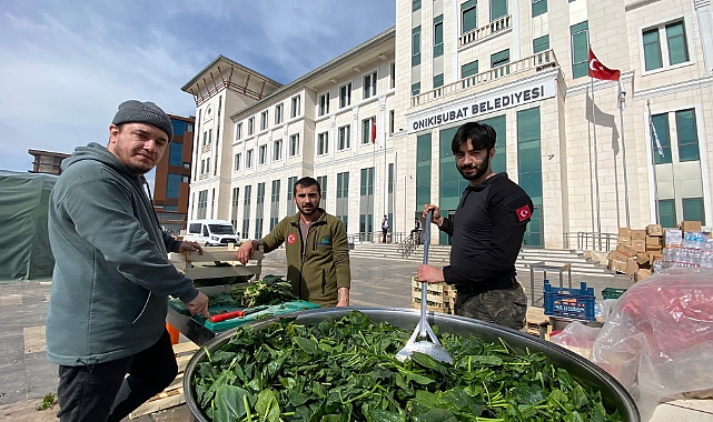 Deprem bölgesinde yaralar sarılıyor