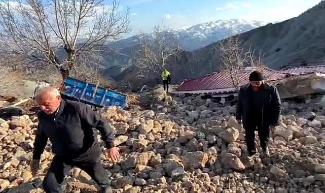 Depremin vurduğu Malatya’da heyelan bir mezrayı yuttu