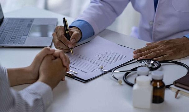 Ekonomiyi canlandırmaya çalışan İngiltere, bazı hastaların rapor almasını engelleyebilir