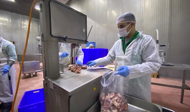 Et ve Süt Kurumu depremzedelere 90 ton et ürünü ile 7 ton süt ve süt ürünü gönderdi