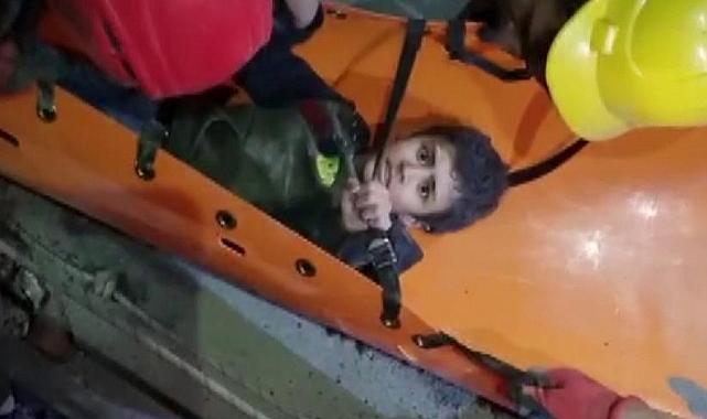 Hatay'da 8 yaşındaki Ali 87 saat sonra enkazdan sağ çıkarıldı