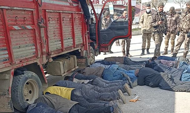 Hatay'daki deprem hırsızlarını özel harekat polisleri yakaladı