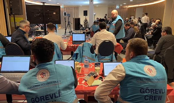 Hollanda'da 'Türkiye İçin El Ele' kampanyasında bağış miktarı 5 saatte 2 milyon euroyu aştı