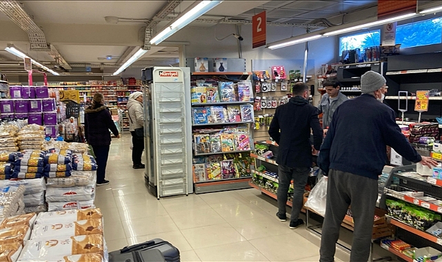 İskenderun'da bazı zincir marketler hizmet vermeye başladı