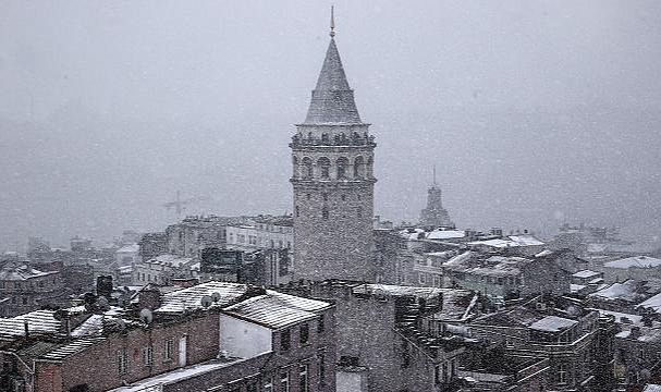 İstanbul'da hafta sonu karla karışık yağmur bekleniyor
