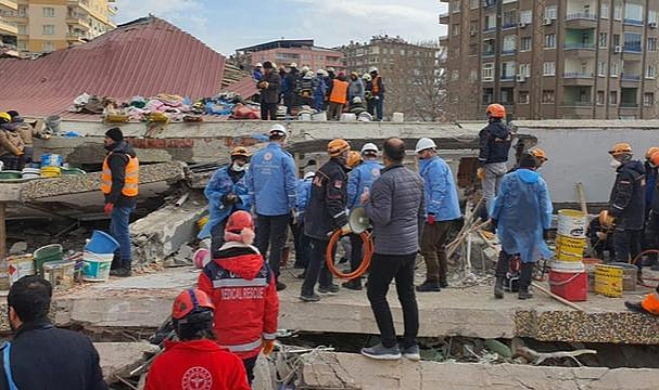 MEB'in 4 bini aşkın öğretmeni arama kurtarmada görev alıyor