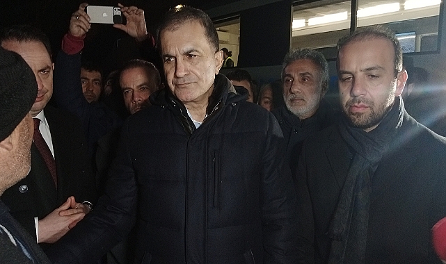 Ömer Çelik: 'En büyük arzumuz, temennimiz enkaz altındaki canlarımıza sağ salim kavuşmak'