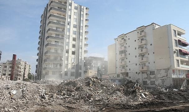 Osmaniye'de 335 binanın acil yıkım işlemi sürüyor