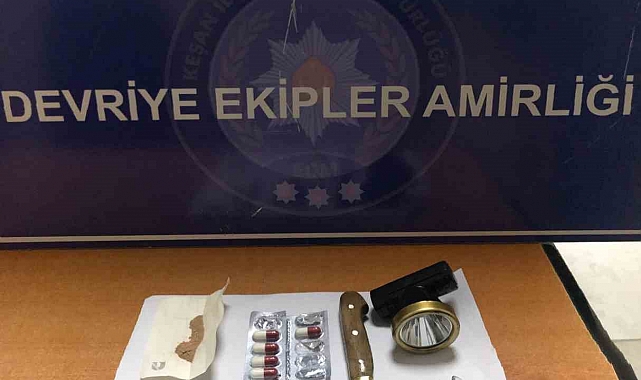 Polis üç kişiyi durdurdu, üçünden de bıçak çıktı