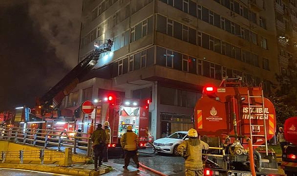 Şişli’de 8 katlı binada yangın