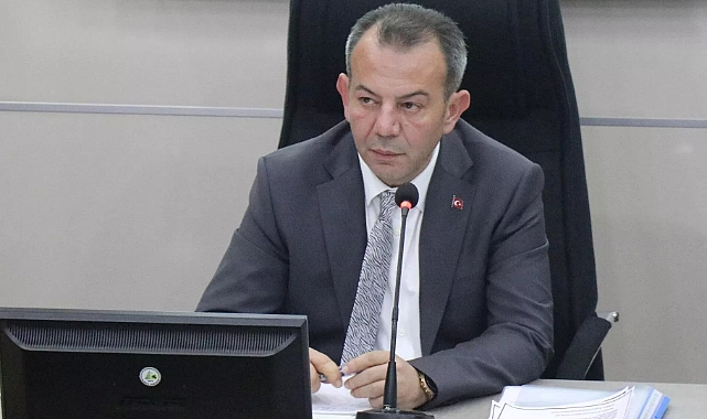 Tanju Özcan, kendisine şişe fırlatan AK Partili meclis üyesi Çınar’dan şikâyetçi oldu