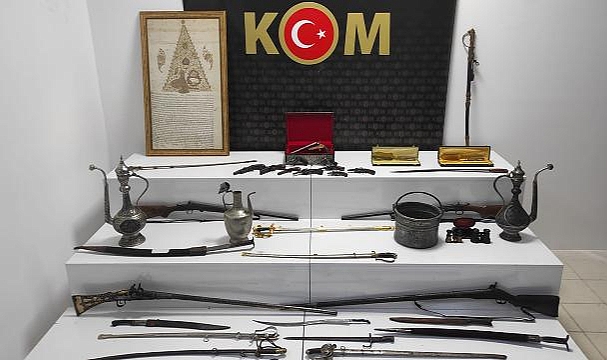Tarihi eser niteliğinde 16 kılıç ele geçirildi