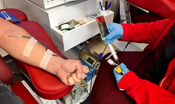 Türk Kızılay: Deprem bölgesine kan takviyesi yapılıyor