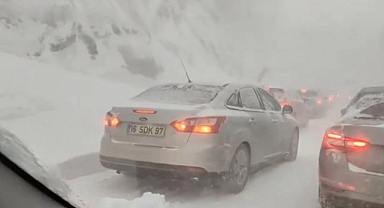 Uludağ yolu kapandı, 25 kilometrelik trafik oluştu
