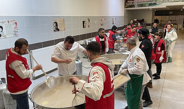 Ünlü şefler, Gaziantep'teki depremzedeler için ocak başına geçti