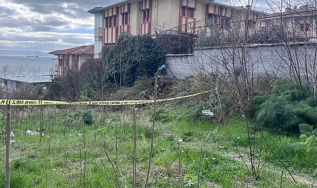 Avcılar'da site parmaklıklarına asılı ceset bulundu