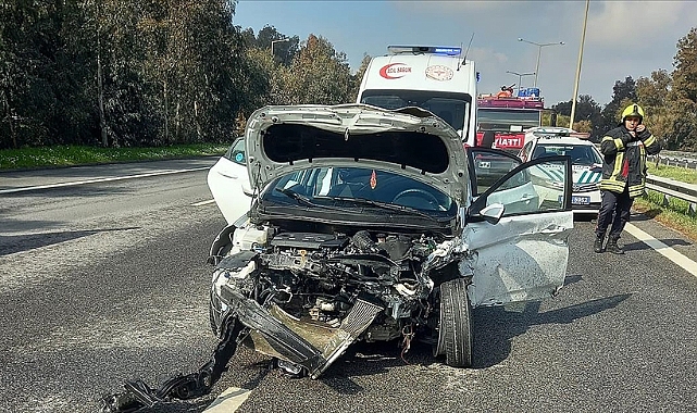 Aydın'da yaralıya müdahale etmek isteyen ambulans ekibine otomobil çarptı, 1 sağlıkçı öldü