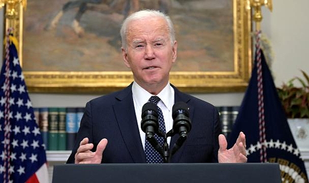 Biden salondakileri güldürdü: Burada bulunmaktan korkuyorum