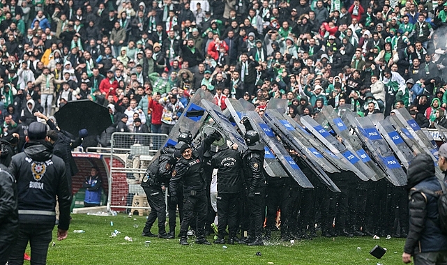Bursaspor-Amed Sportif Faaliyetler maçında çıkan olaylara ilişkin gözaltı sayısı 9'a yükseldi