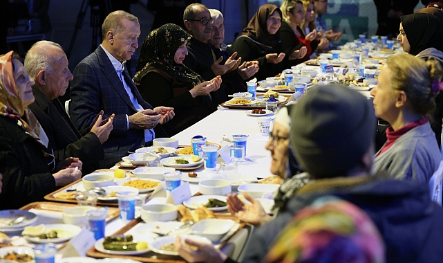 Cumhurbaşkanı Erdoğan: 'Amacımız 650 bin konut inşa ederek deprem bölgesini ayağa kaldırmak'
