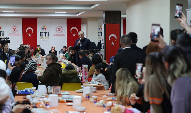 Cumhurbaşkanı Erdoğan depremzedelerle buluştu