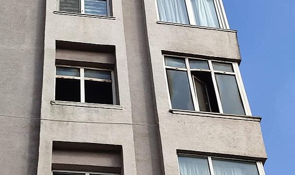 Güngören'de 5 katlı binada yangın: 1 ölü