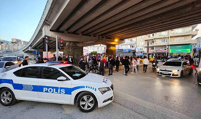 Kırmızı ışıkta geçtin kavgası: 1'i ağır üç yaralı