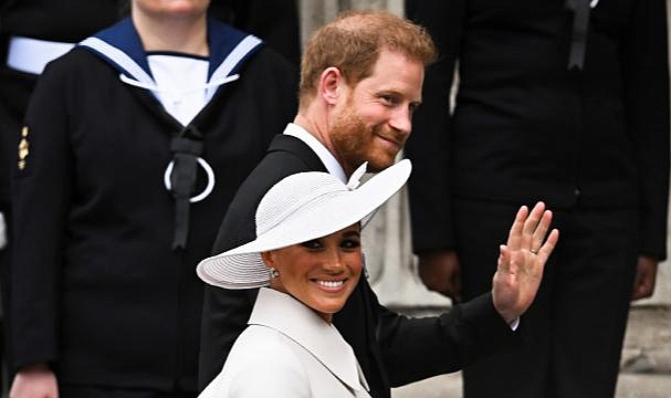 Kraliyet ailesi, Harry ve Megan'dan evi boşaltmasını istedi