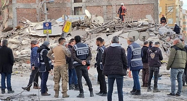 Malatya'da 6 katlı bina çöktü