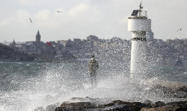 Marmara ve Ege bölgelerinde kuvvetli lodos uyarısı