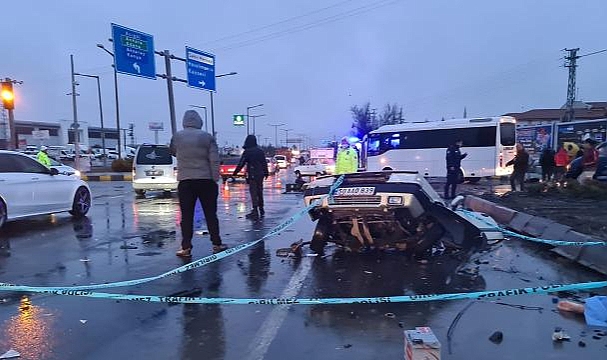 Nevşehir'de minibüs ile otomobil çarpıştı: 1 ölü, 9 yaralı