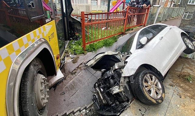 Özel halk otobüsü önce otomobile sonra da durağa ve konteynere çarptı
