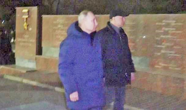 Putin'den Mariupol'e sürpriz ziyaret