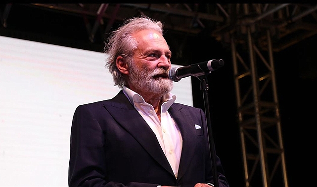 Sahnede rahatsızlanan Haluk Bilginer hastaneye kaldırıldı
