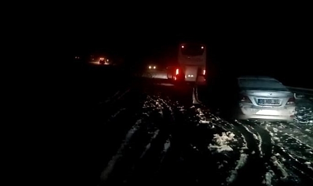 Şiddetli kar yağışı ve tipi nedeniyle mahsur kaldılar