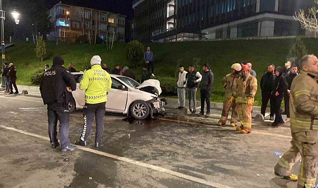 Silivri'de otobüs ile otomobil çarpıştı: 1 ölü, 2 yaralı