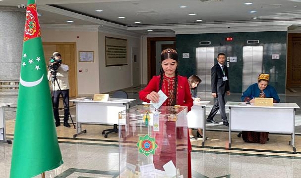Türkmenistan’da milletvekilliği seçimleri için oy verme işlemleri başladı