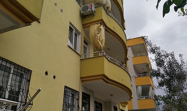 Uykusundan 'deprem oluyor' diyerek kalkan kadın ikinci kattan atladı, hayatını kaybetti